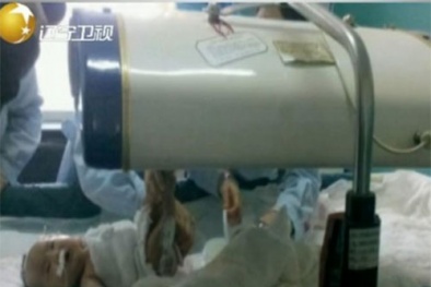 Người đàn ông giết mẹ, 'luộc' cháu bé 3 tuổi